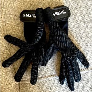 SSG unlined gripper riding gloves.